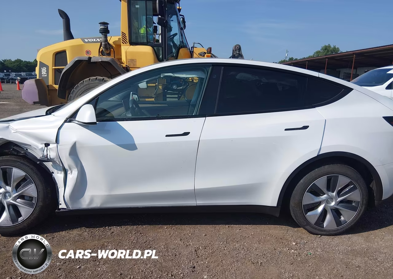 2023 Tesla Model Y Awd-Long Range Dual Motor All-Wheel Drive VIN:7SAYGDEE1PA124123 - 15