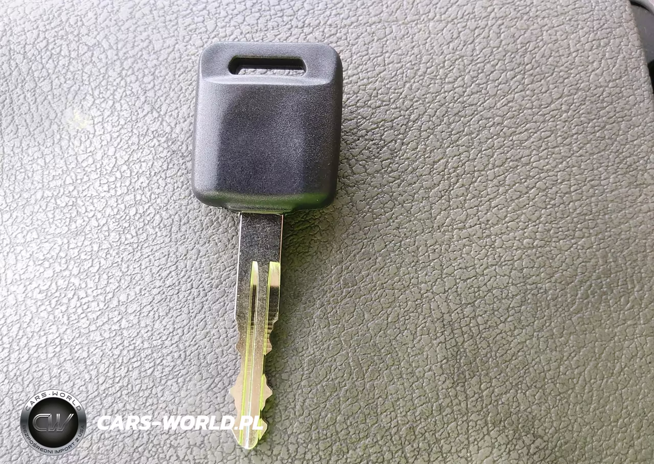 2018 Nissan Sentra S VIN:3N1AB7AP2JY330669 - 11
