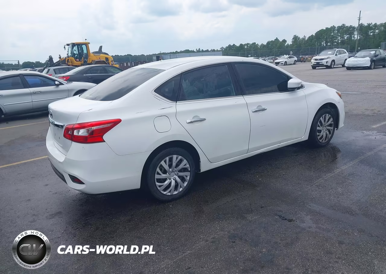2018 Nissan Sentra S VIN:3N1AB7AP2JY330669 - 4