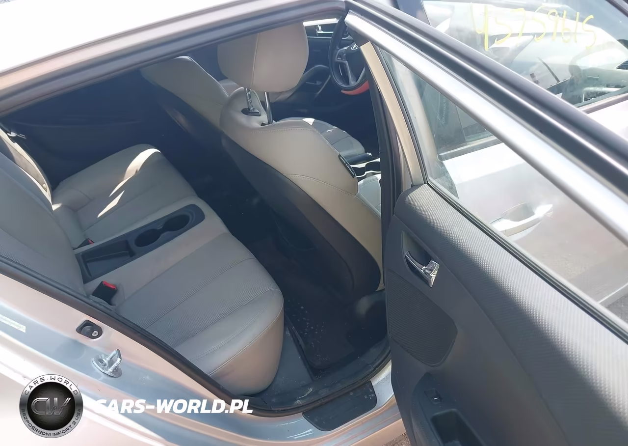 2012 Hyundai Veloster Base W-Gray VIN:KMHTC6AD1CU071239 - 8