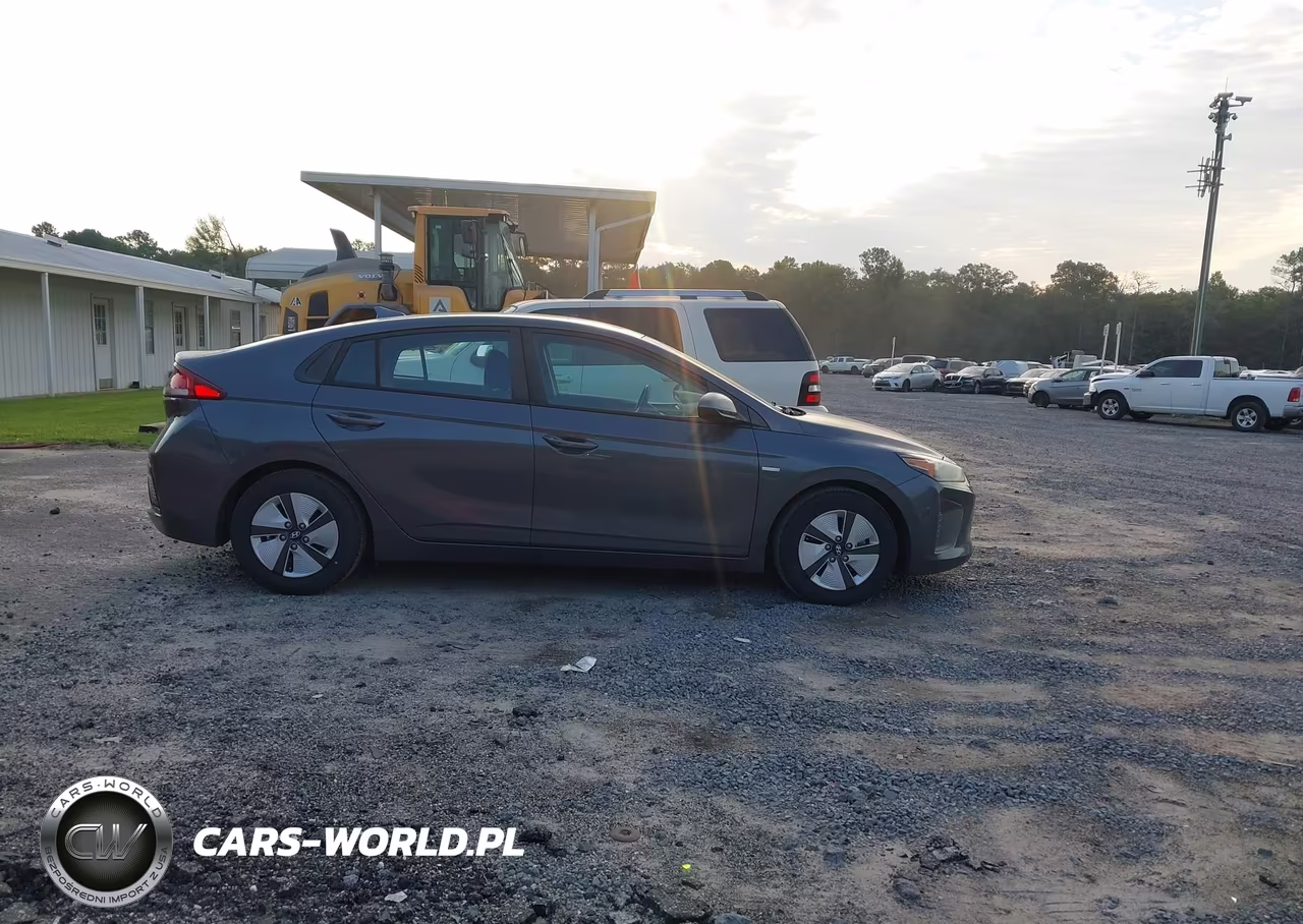 2018 Hyundai Ioniq Hybrid Blue VIN:KMHC65LC9JU076482 - 16