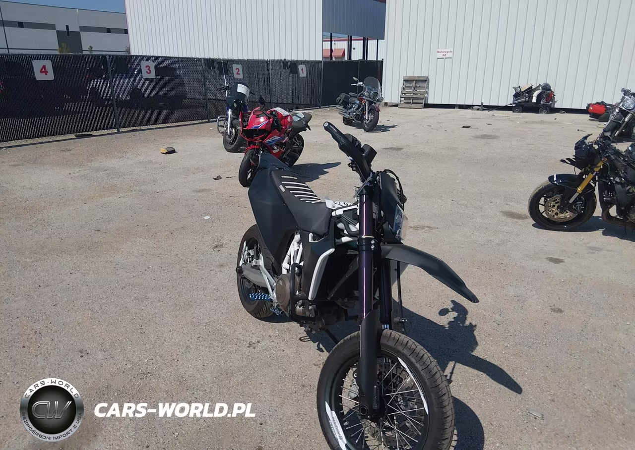2018 Husqvarna Supermoto 701 – zdjęcie 1 z 13