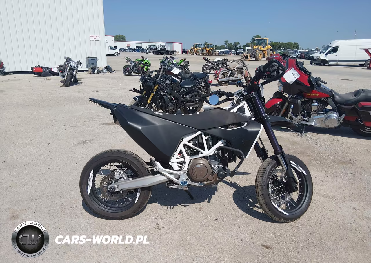 2018 Husqvarna Supermoto 701 VIN:VBKUSV409JM714849 - 12