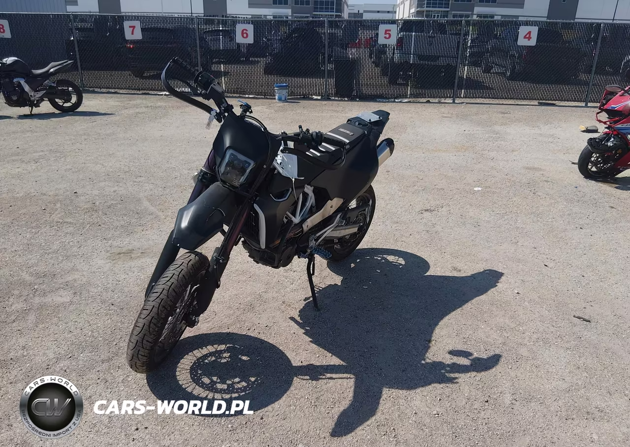 2018 Husqvarna Supermoto 701 VIN:VBKUSV409JM714849 - 2