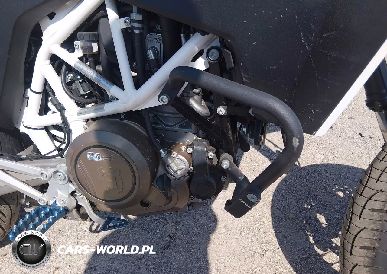 2018 Husqvarna Supermoto 701 VIN:VBKUSV409JM714849 - 8