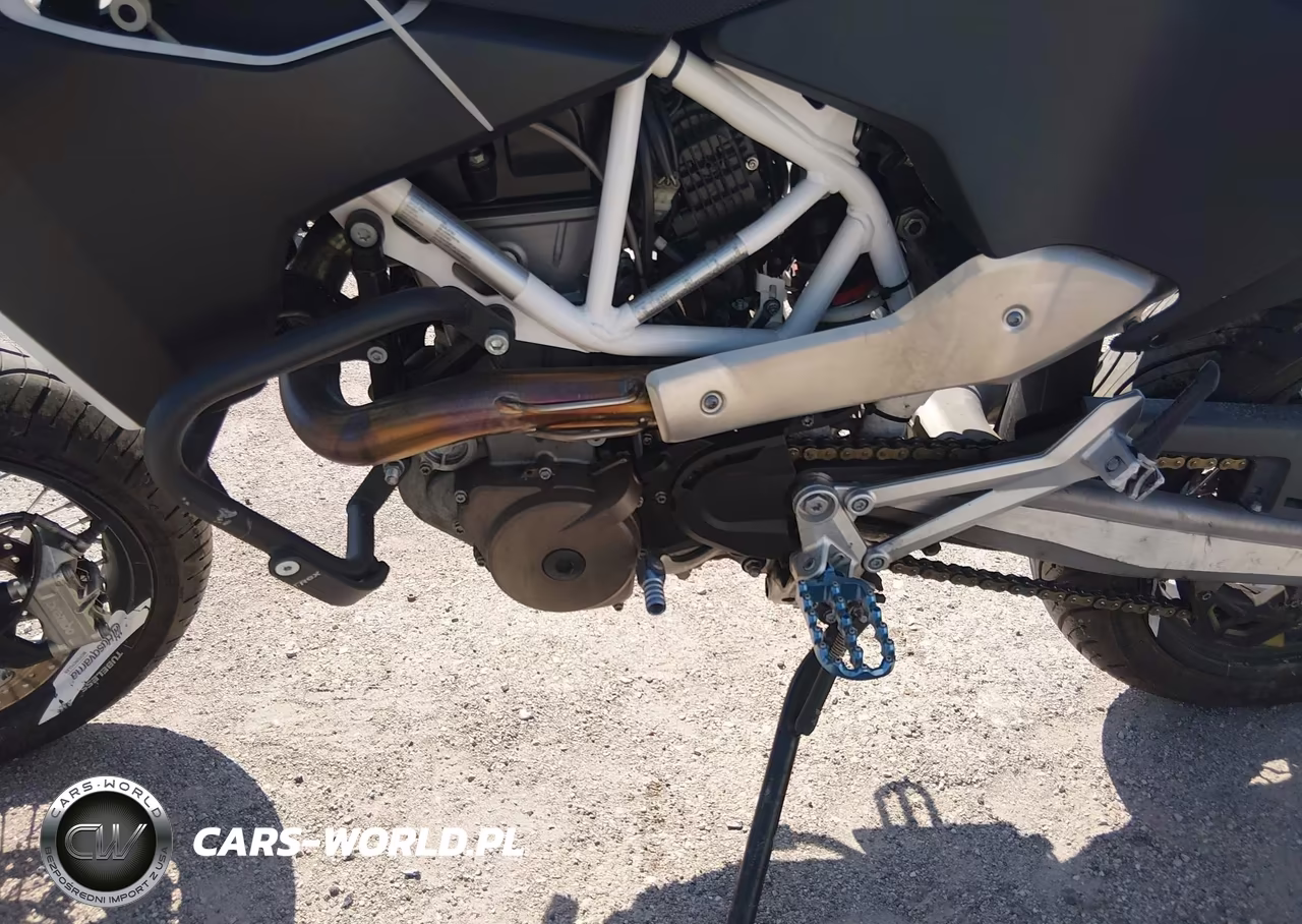 2018 Husqvarna Supermoto 701 VIN:VBKUSV409JM714849 - 9