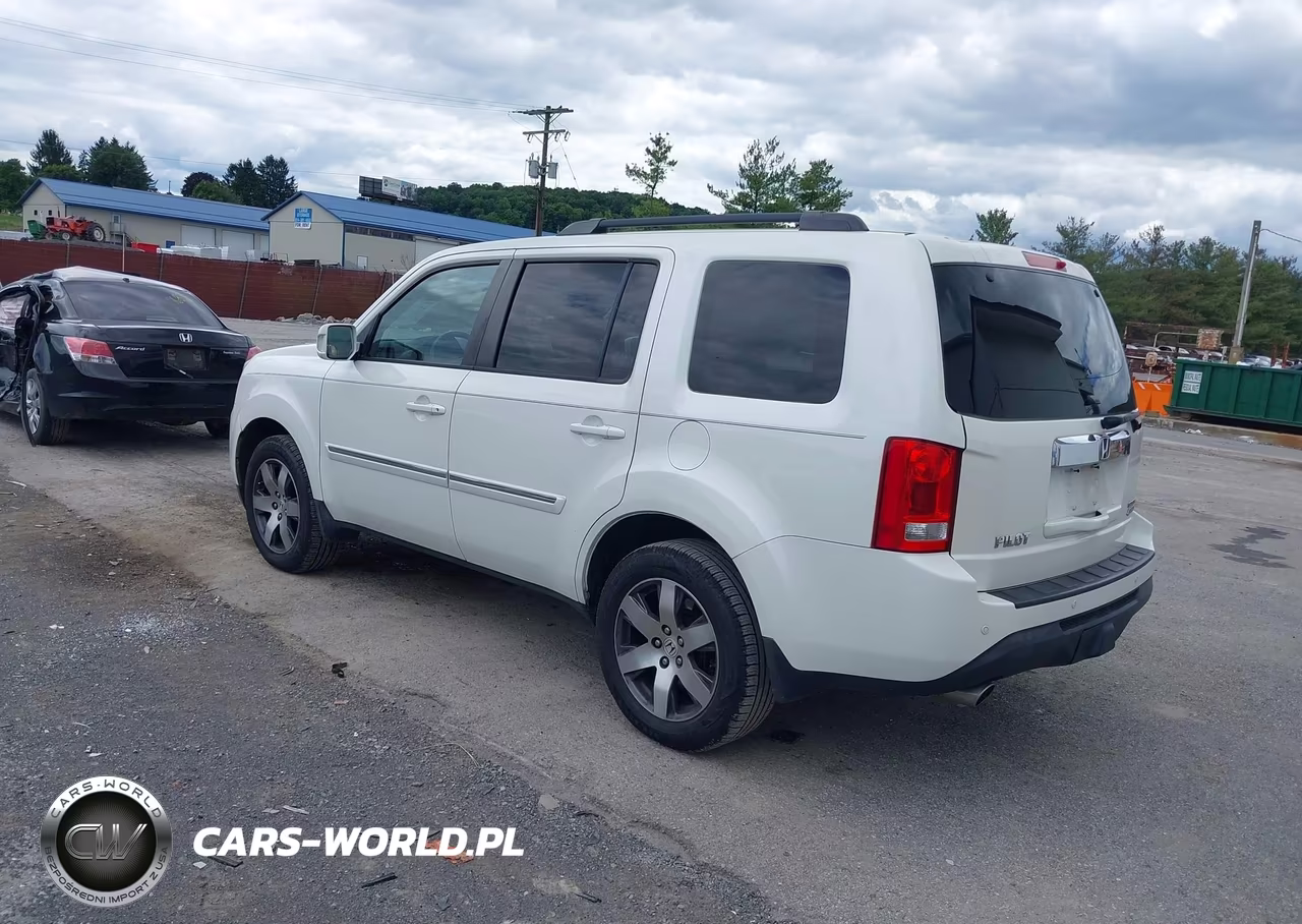 2015 Honda Pilot Touring VIN:5FNYF4H99FB072921 - 3