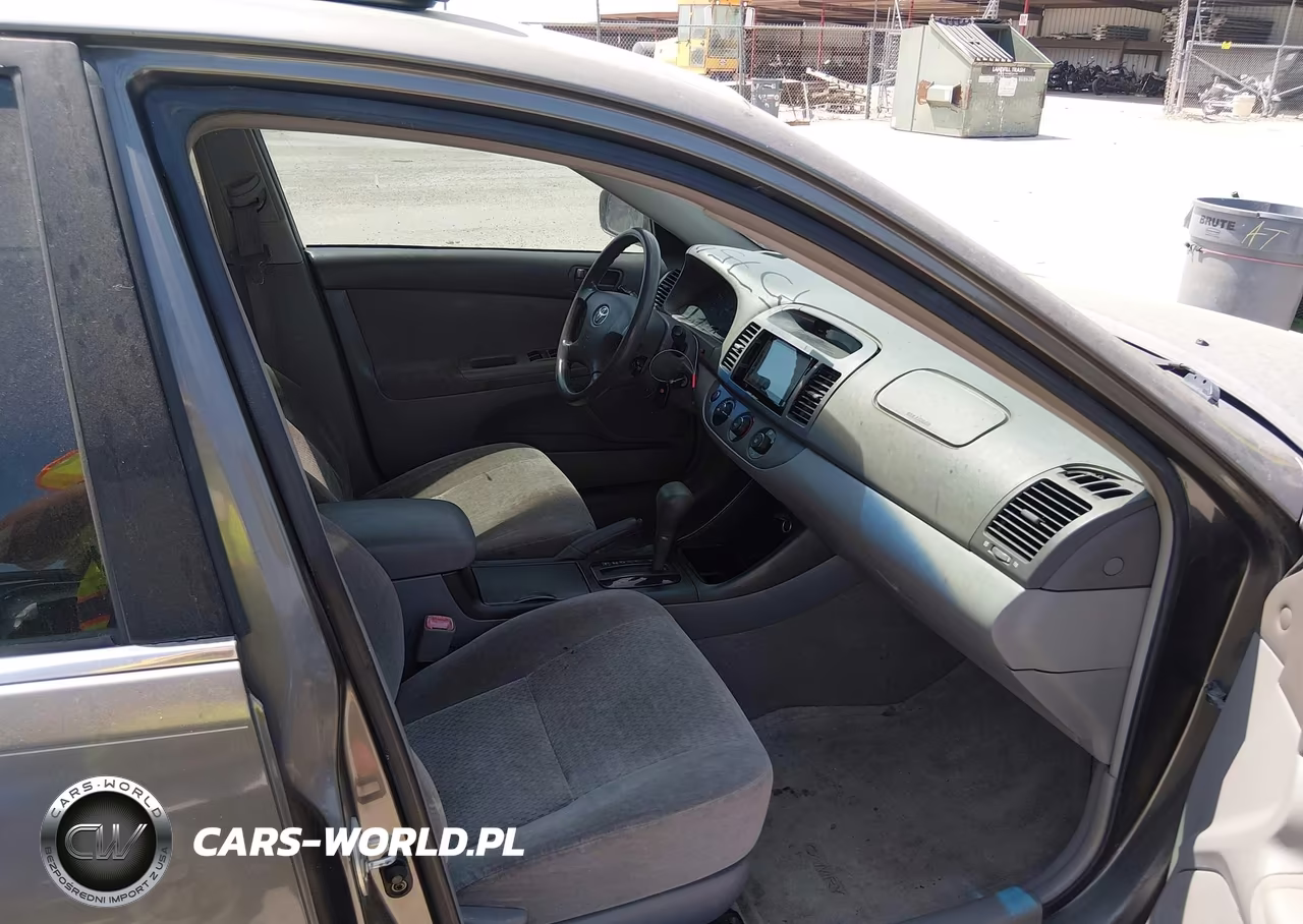 2004 Toyota Camry Le VIN:JTDBE32K640245871 - 5