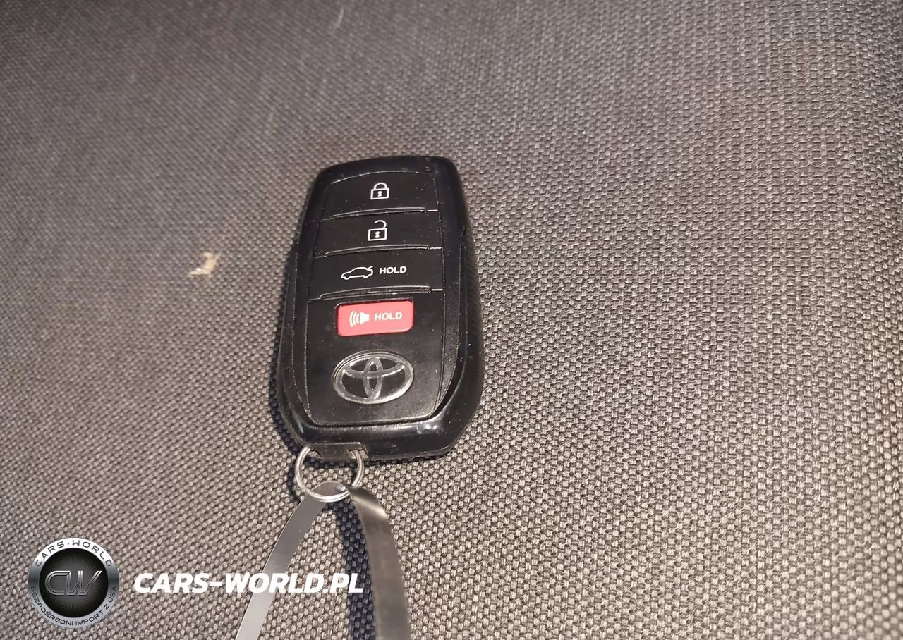 2025 Toyota Camry Le VIN:4T1DAACK2SU143637 - 11