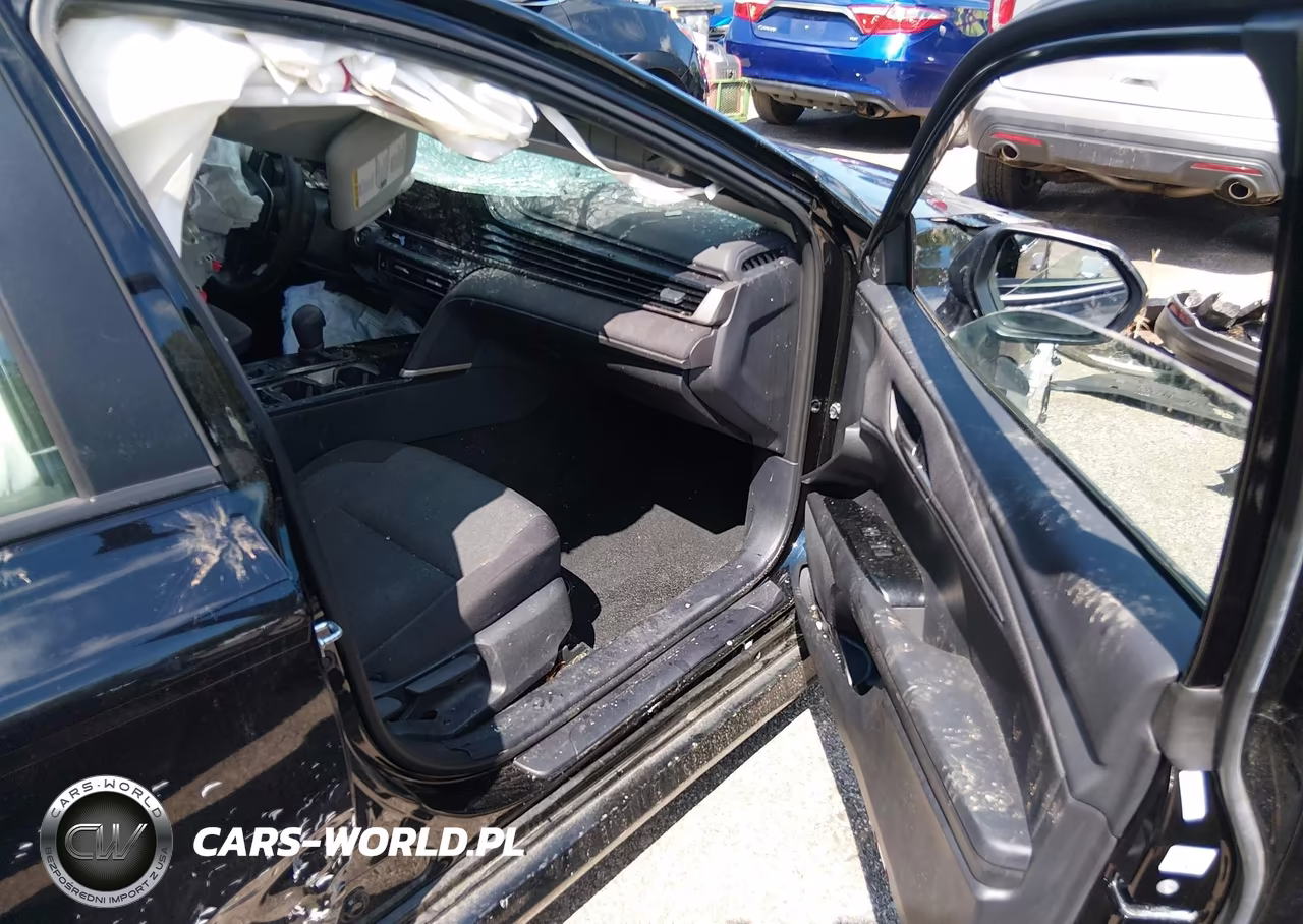 2025 Toyota Camry Le VIN:4T1DAACK2SU143637 - 5