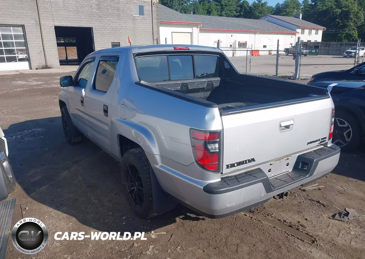 2014 Honda Ridgeline Sport VIN:5FPYK1F7XEB002622 - 3