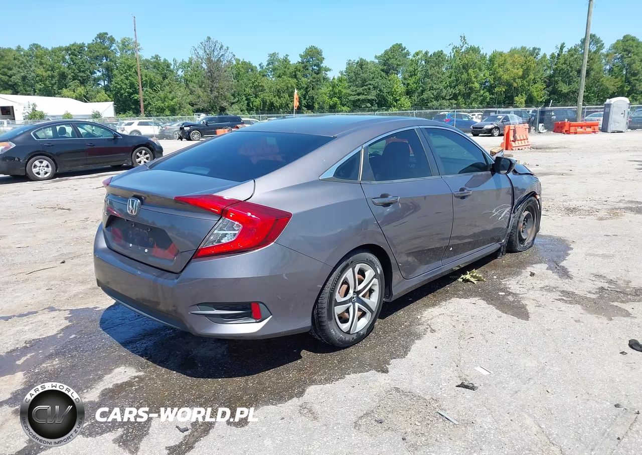 2018 Honda Civic Lx VIN:2HGFC2F5XJH557917 - 4