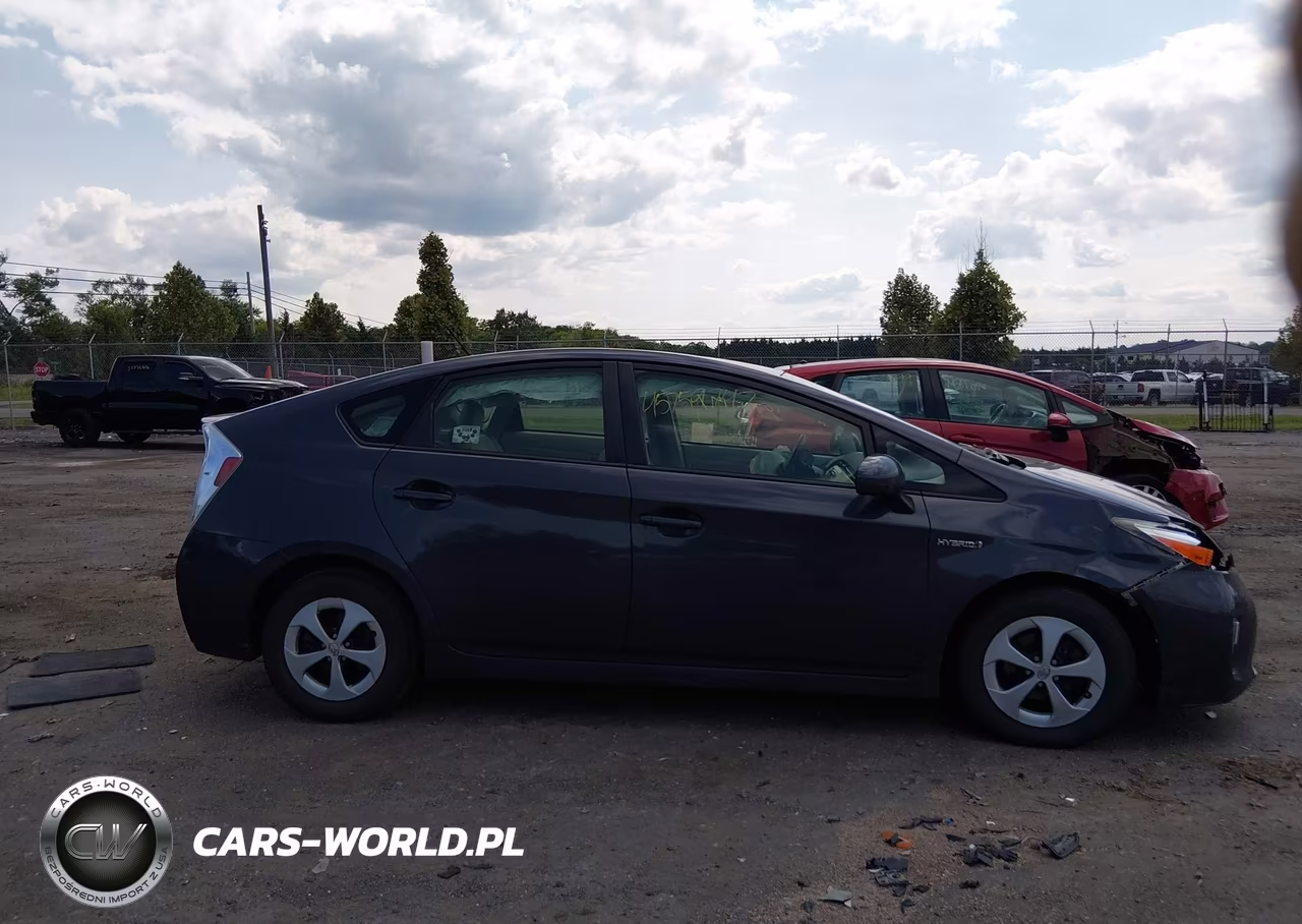 2015 Toyota Prius Three VIN:JTDKN3DU4F1898419 - 13