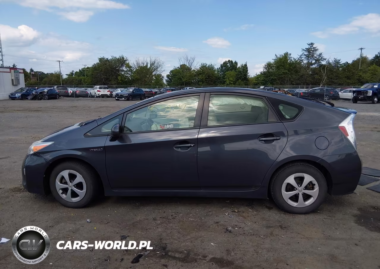 2015 Toyota Prius Three VIN:JTDKN3DU4F1898419 - 14