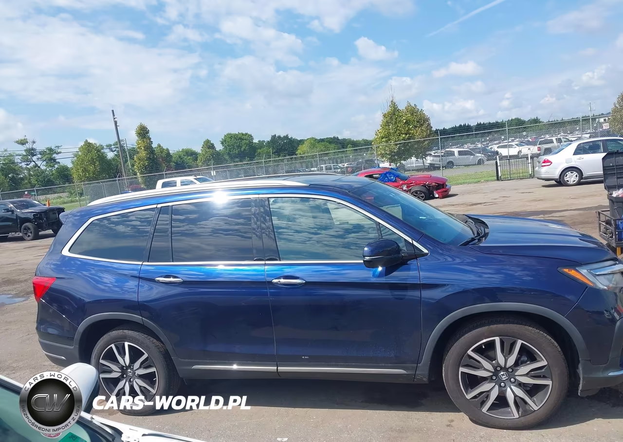2019 Honda Pilot Touring VIN:5FNYF6H68KB018358 - 13