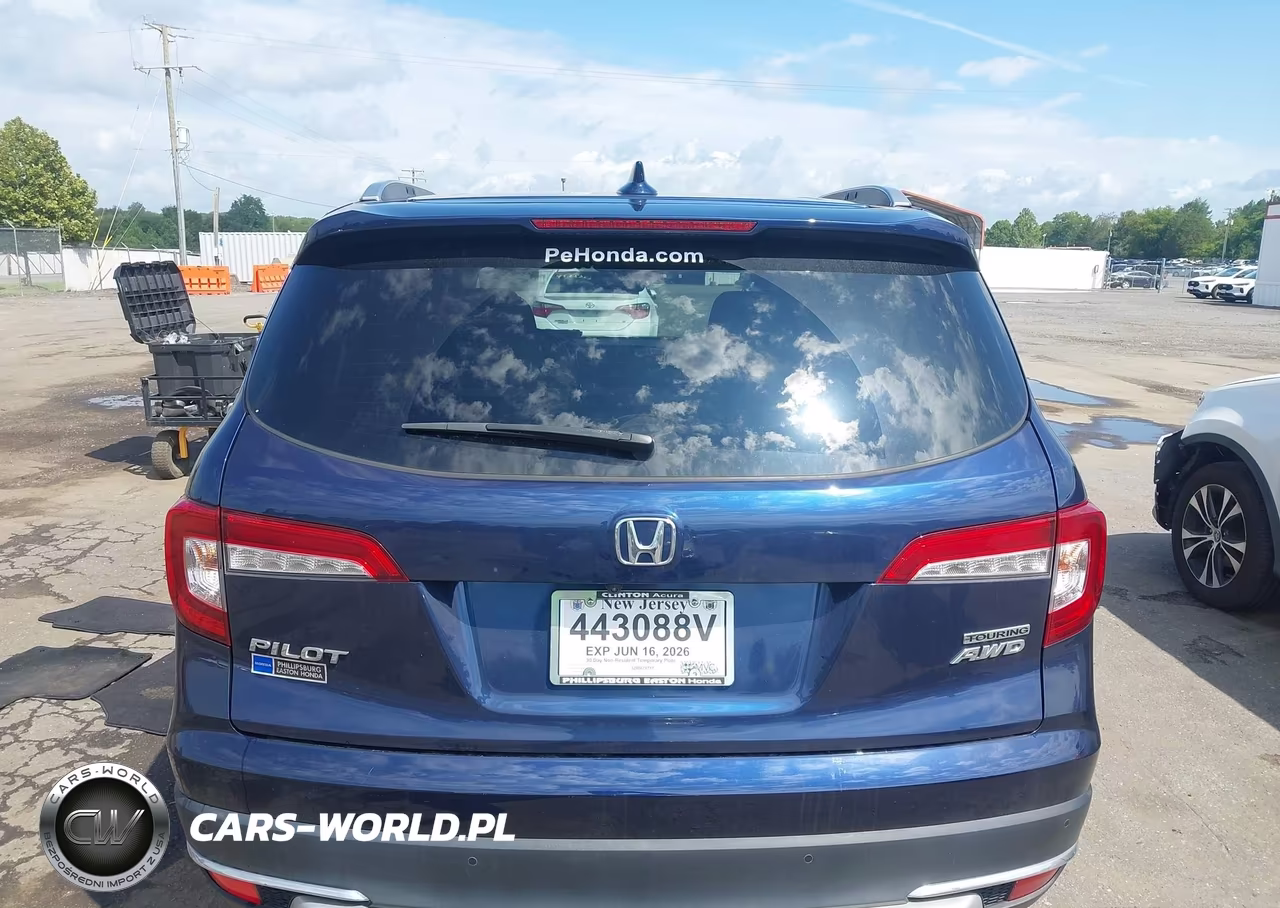 2019 Honda Pilot Touring VIN:5FNYF6H68KB018358 - 16