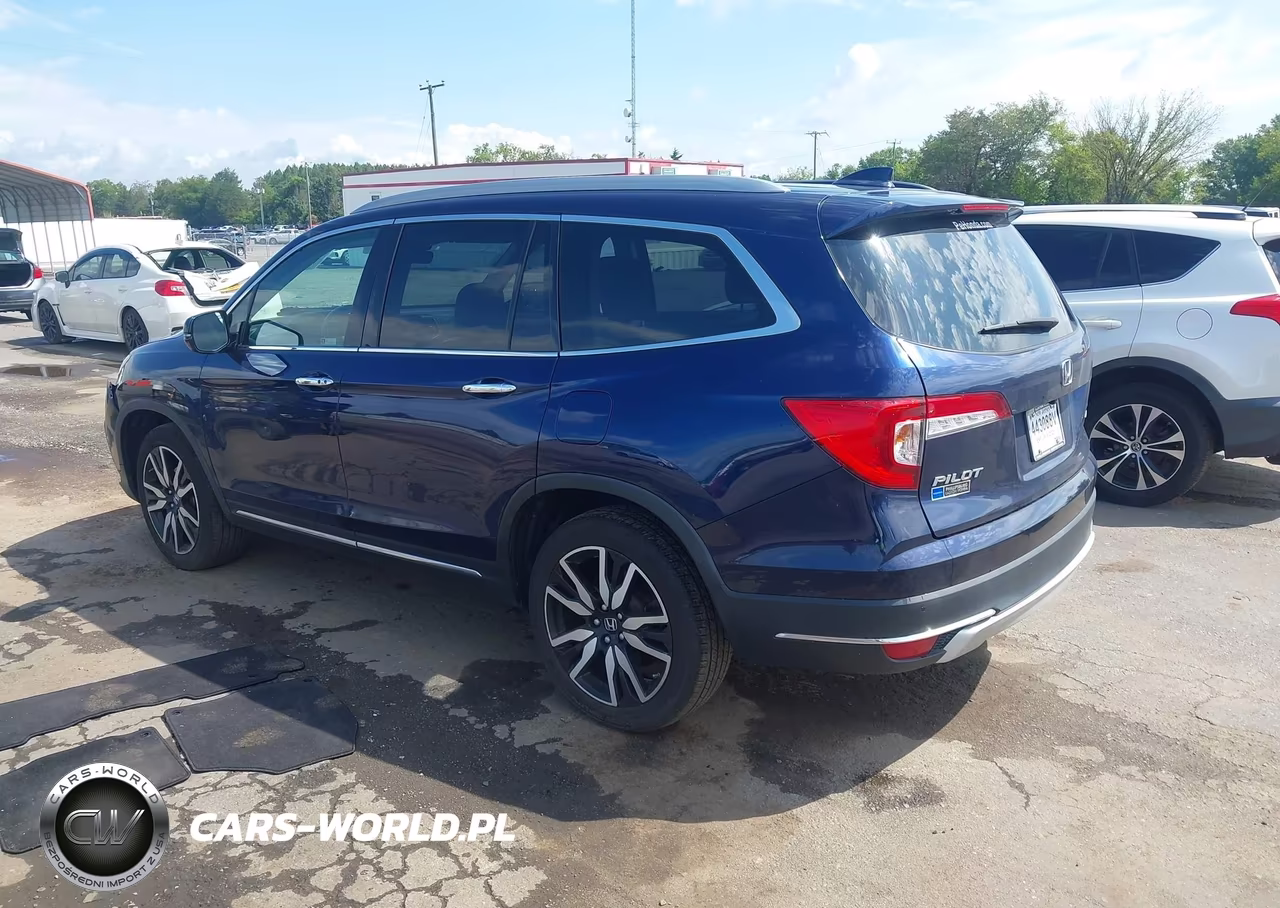 2019 Honda Pilot Touring VIN:5FNYF6H68KB018358 - 3