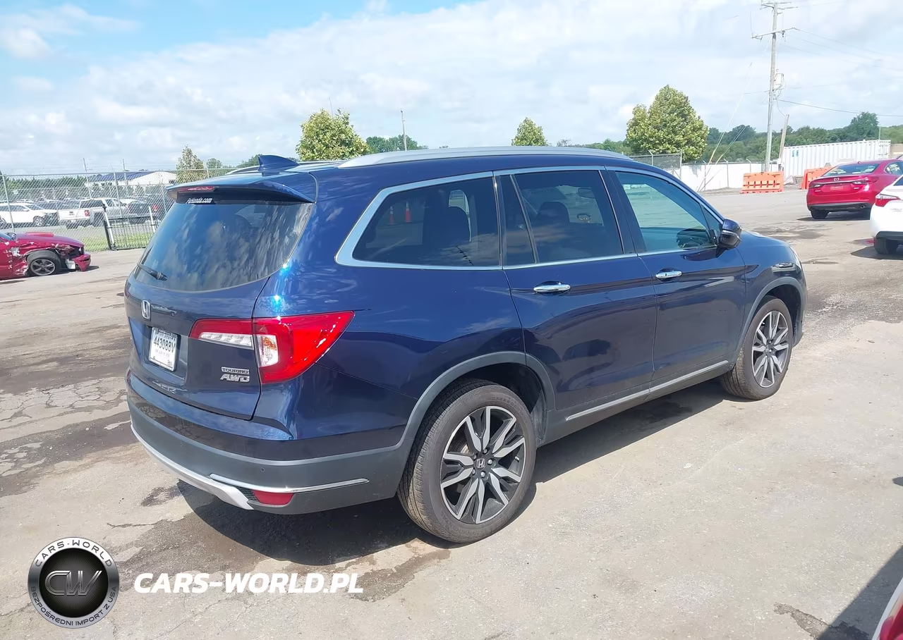 2019 Honda Pilot Touring VIN:5FNYF6H68KB018358 - 4