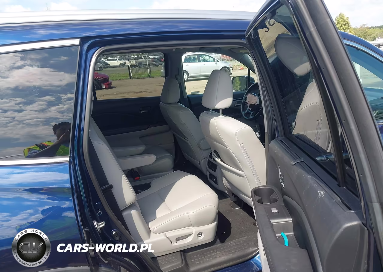 2019 Honda Pilot Touring VIN:5FNYF6H68KB018358 - 8