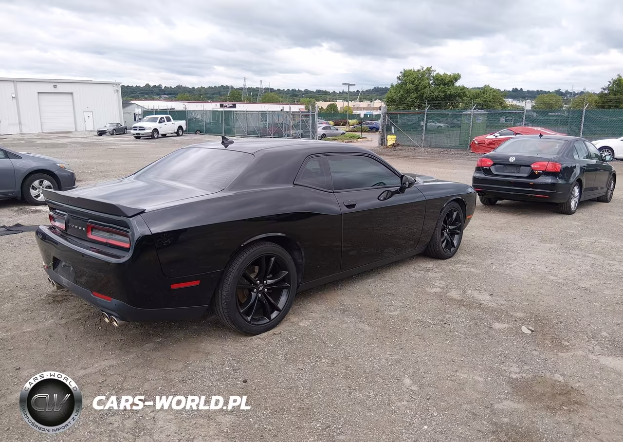2017 Dodge Challenger Sxt Plus VIN:2C3CDZAG4HH594783 - 4