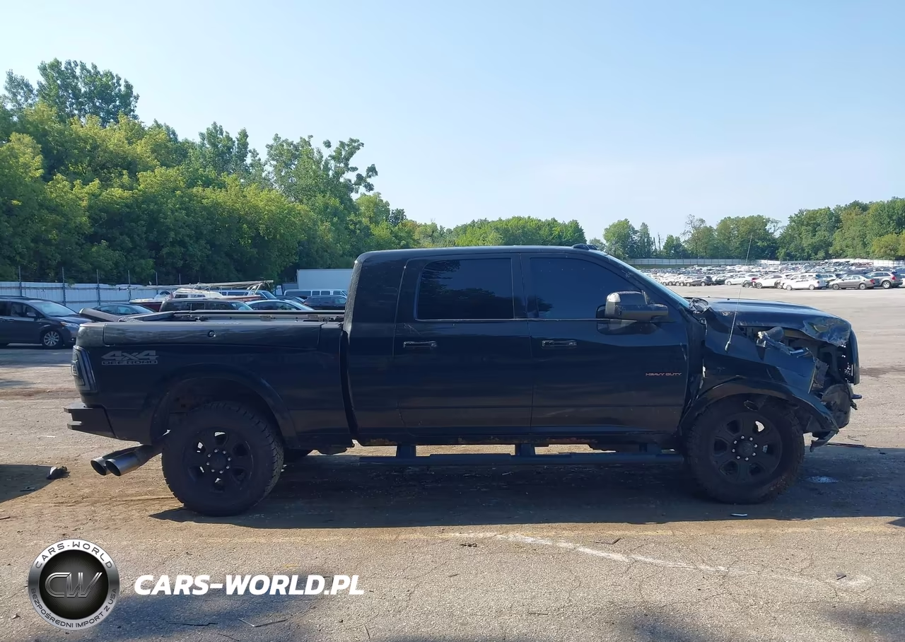 2017 Ram 2500 Laramie 4X4 6'4 Box VIN:3C6UR5NL8HG676010 - 13