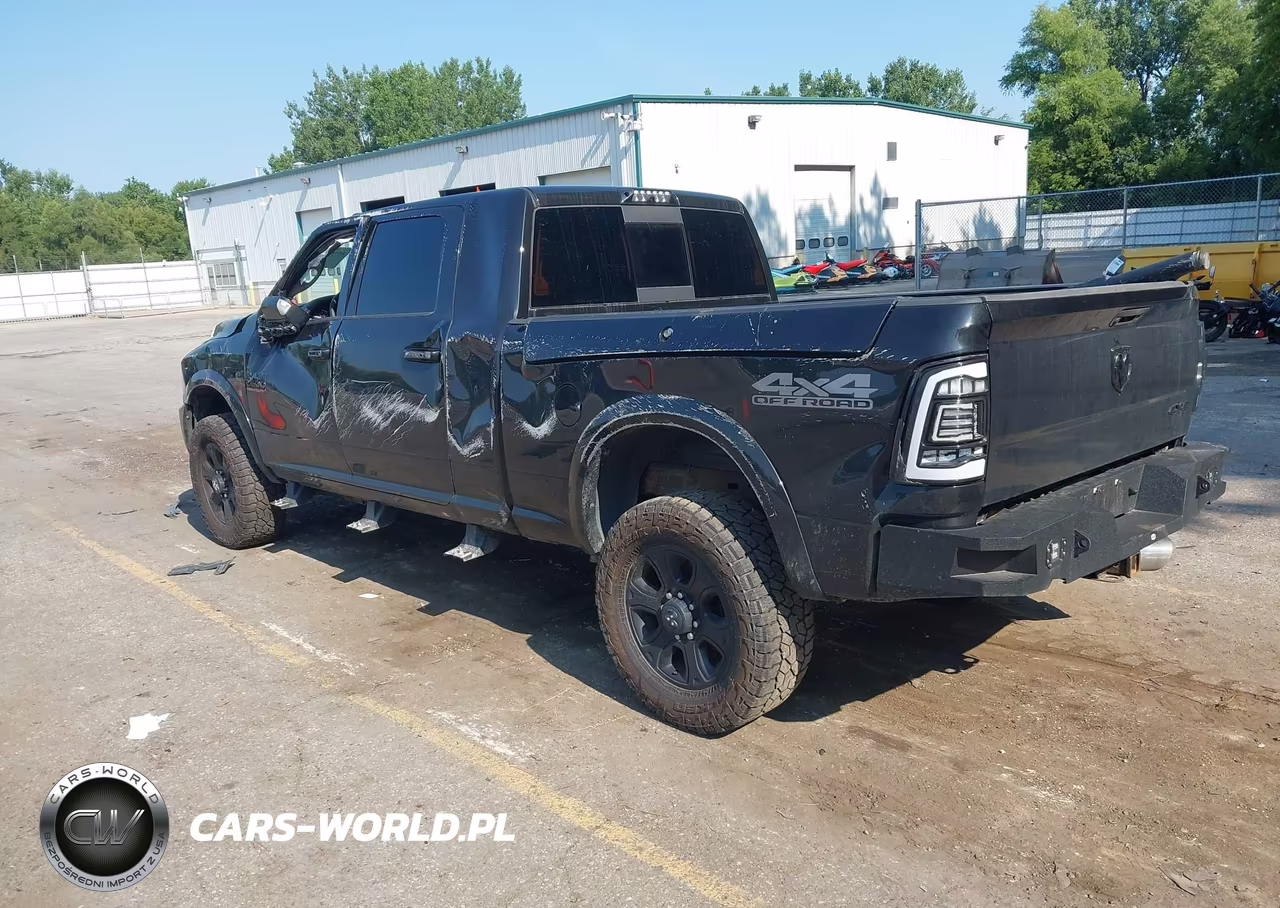 2017 Ram 2500 Laramie 4X4 6'4 Box VIN:3C6UR5NL8HG676010 - 3