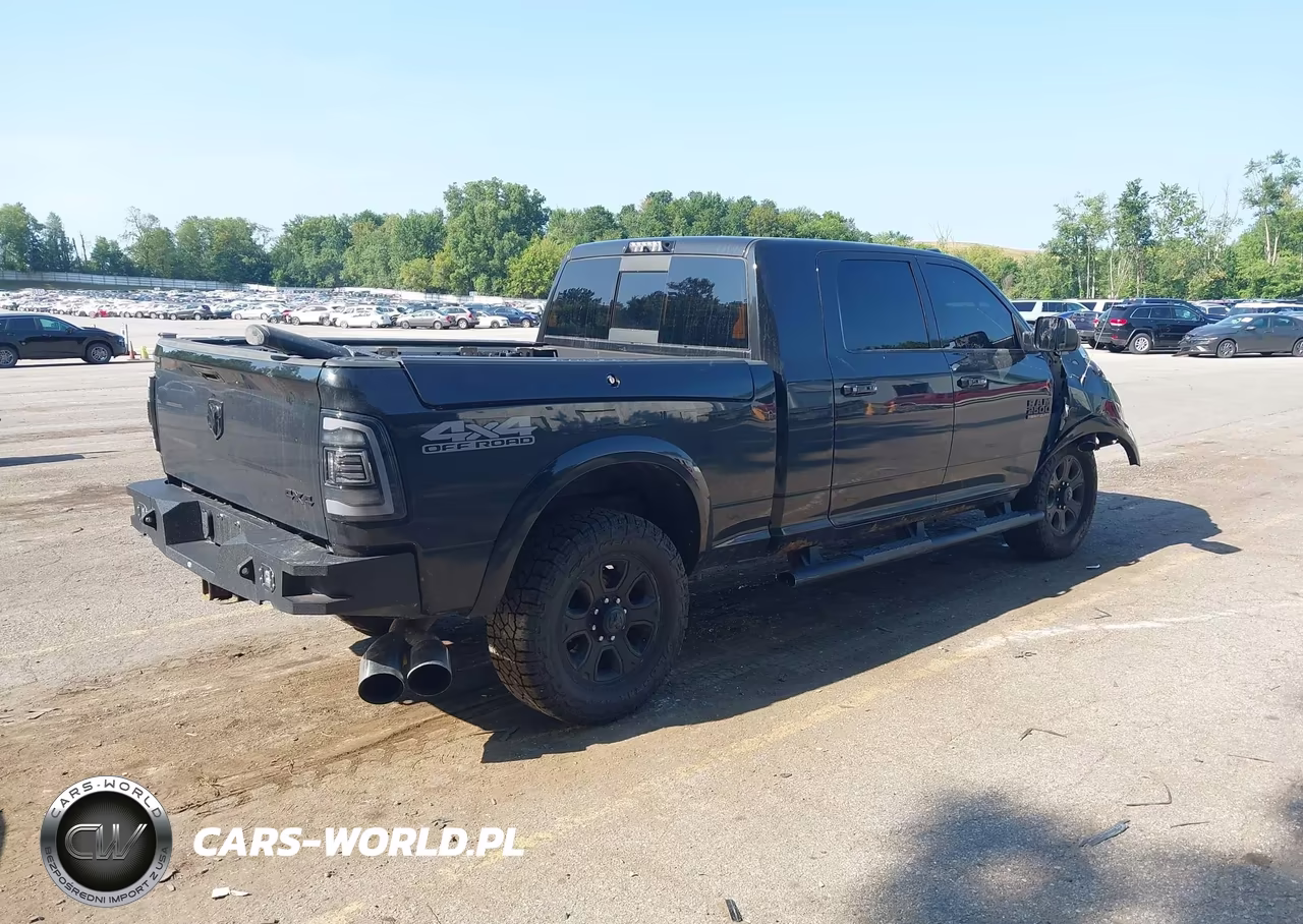 2017 Ram 2500 Laramie 4X4 6'4 Box VIN:3C6UR5NL8HG676010 - 4