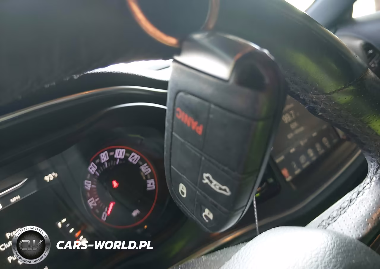 2016 Dodge Challenger R-T Plus VIN:2C3CDZBT0GH125586 - 11