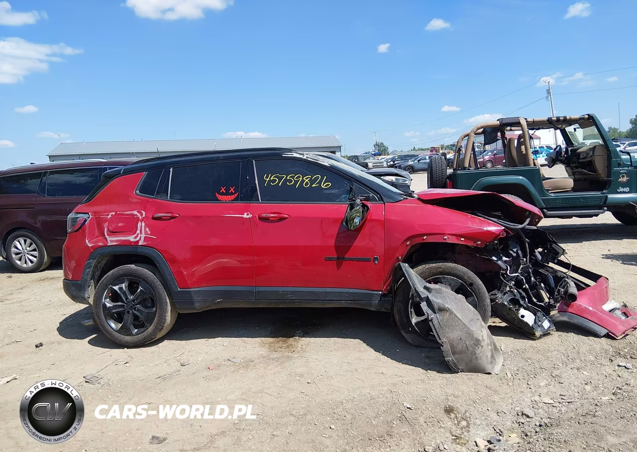 2018 Jeep Compass Altitude 4X4 VIN:3C4NJDBBXJT401486 - 13