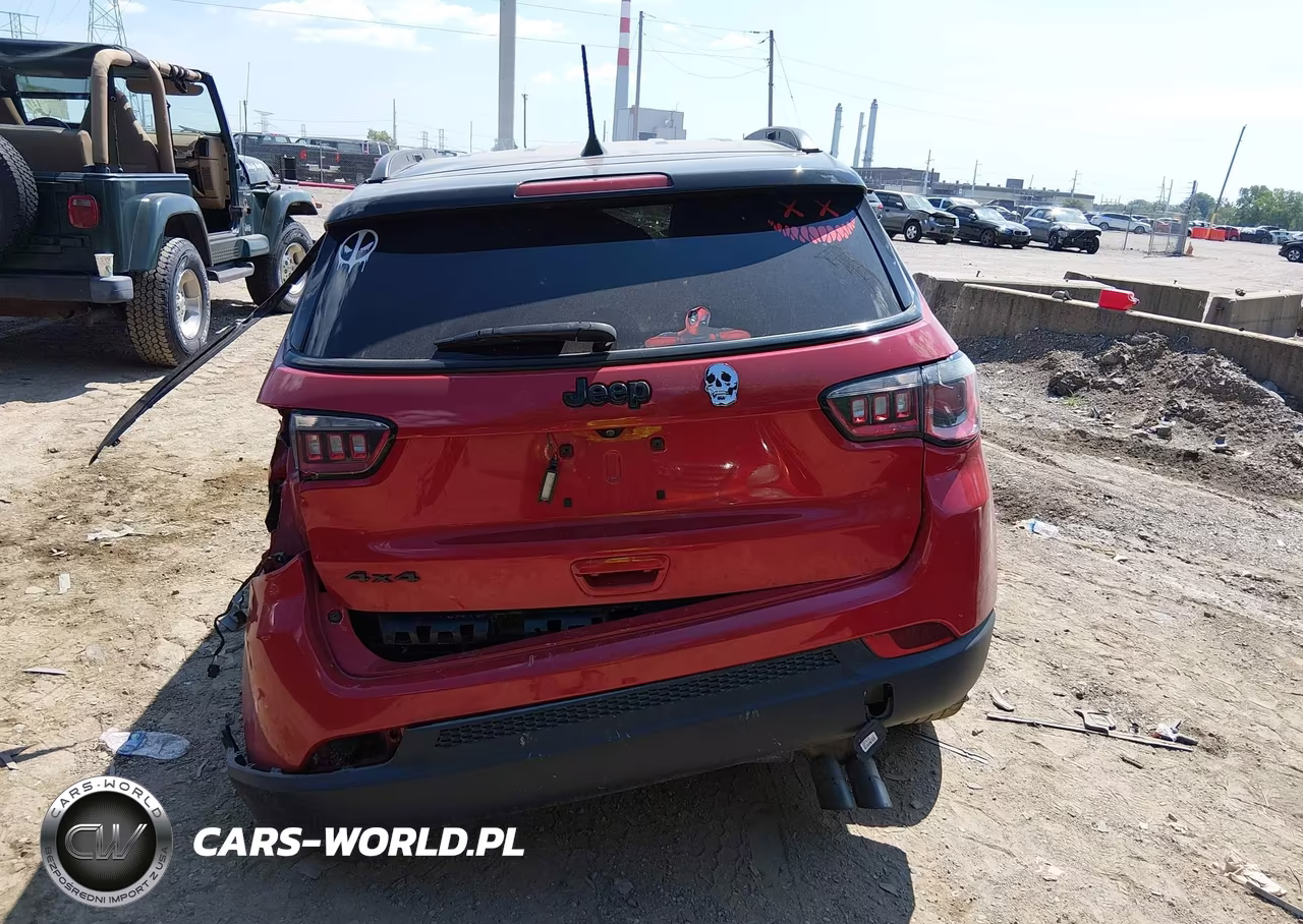 2018 Jeep Compass Altitude 4X4 VIN:3C4NJDBBXJT401486 - 16