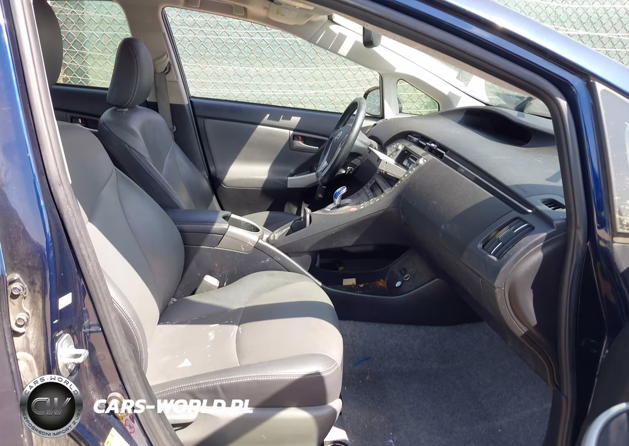 2014 Toyota Prius Four VIN:JTDKN3DUXE1763234 - 5