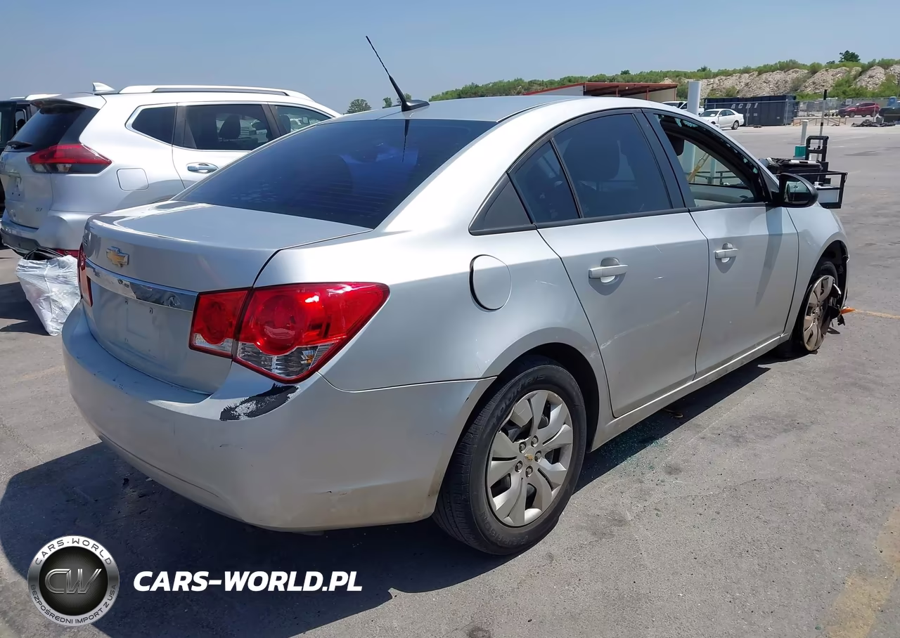 2014 Chevrolet Cruze Ls Auto VIN:1G1PA5SGXE7454556 - 4