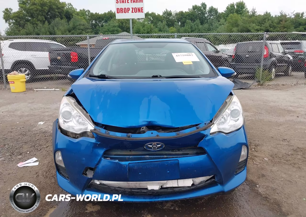 2014 Toyota Prius C Two VIN:JTDKDTB31E1567857 - 12