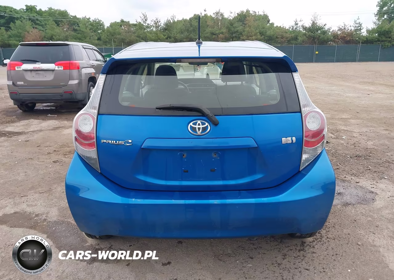 2014 Toyota Prius C Two VIN:JTDKDTB31E1567857 - 16