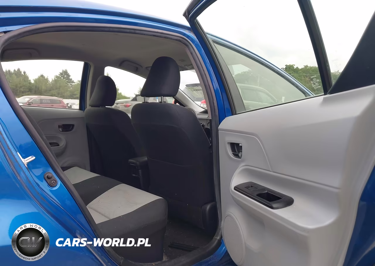 2014 Toyota Prius C Two VIN:JTDKDTB31E1567857 - 8