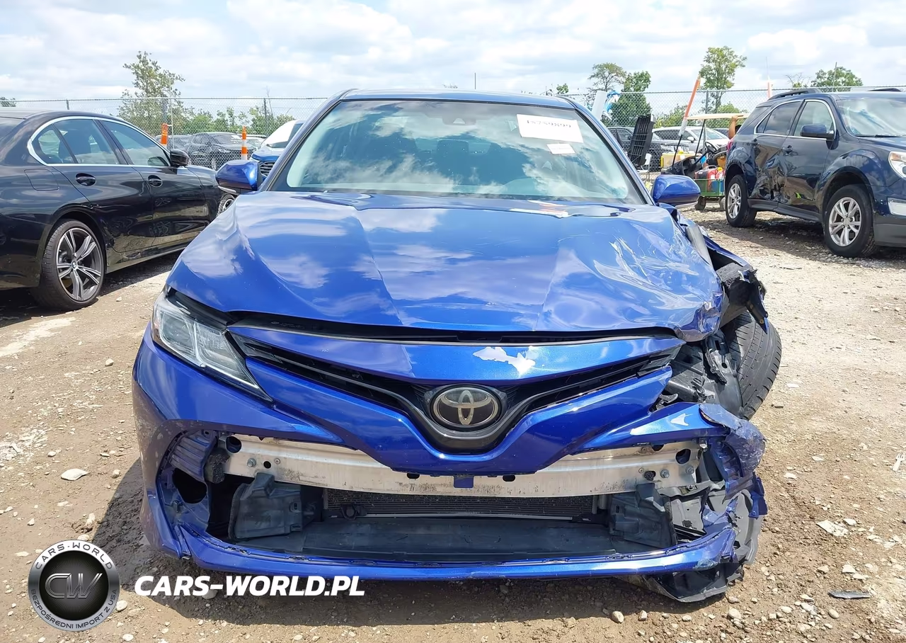 2018 Toyota Camry Le VIN:4T1B11HK7JU627589 - 13
