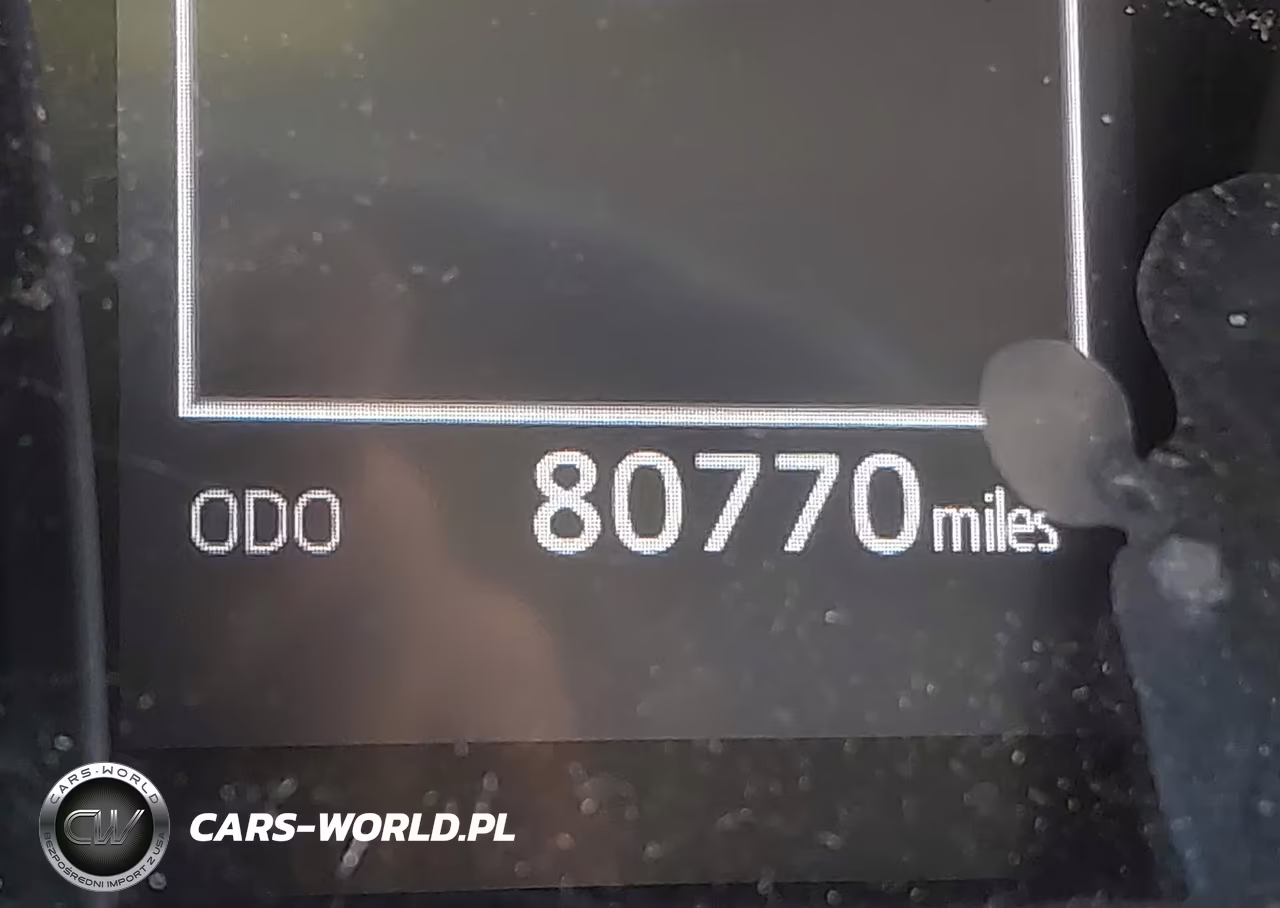 2018 Toyota Camry Le VIN:4T1B11HK7JU627589 - 16