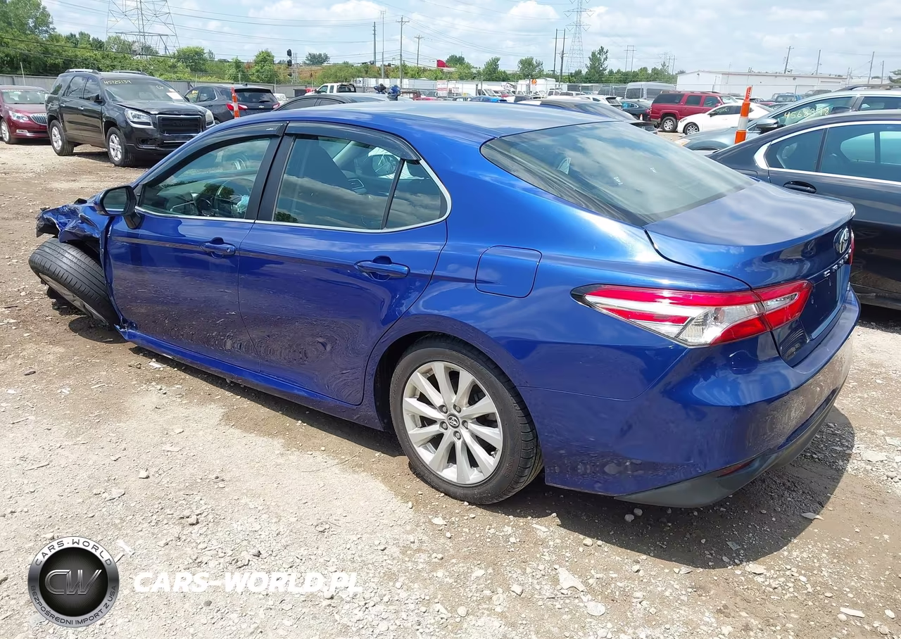 2018 Toyota Camry Le VIN:4T1B11HK7JU627589 - 3