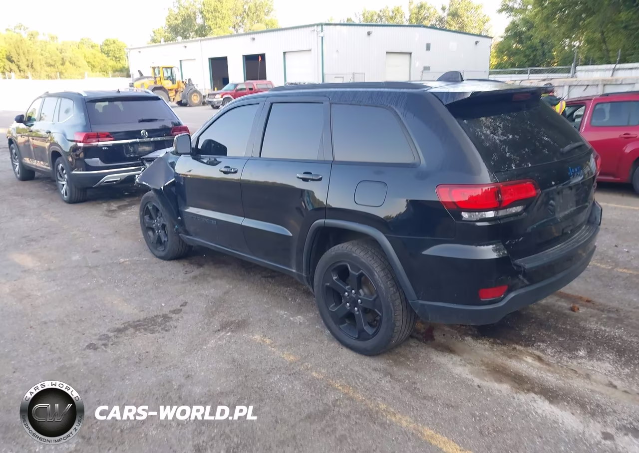 2019 Jeep Grand Cherokee Upland 4X4 VIN:1C4RJFAG6KC619822 - 3