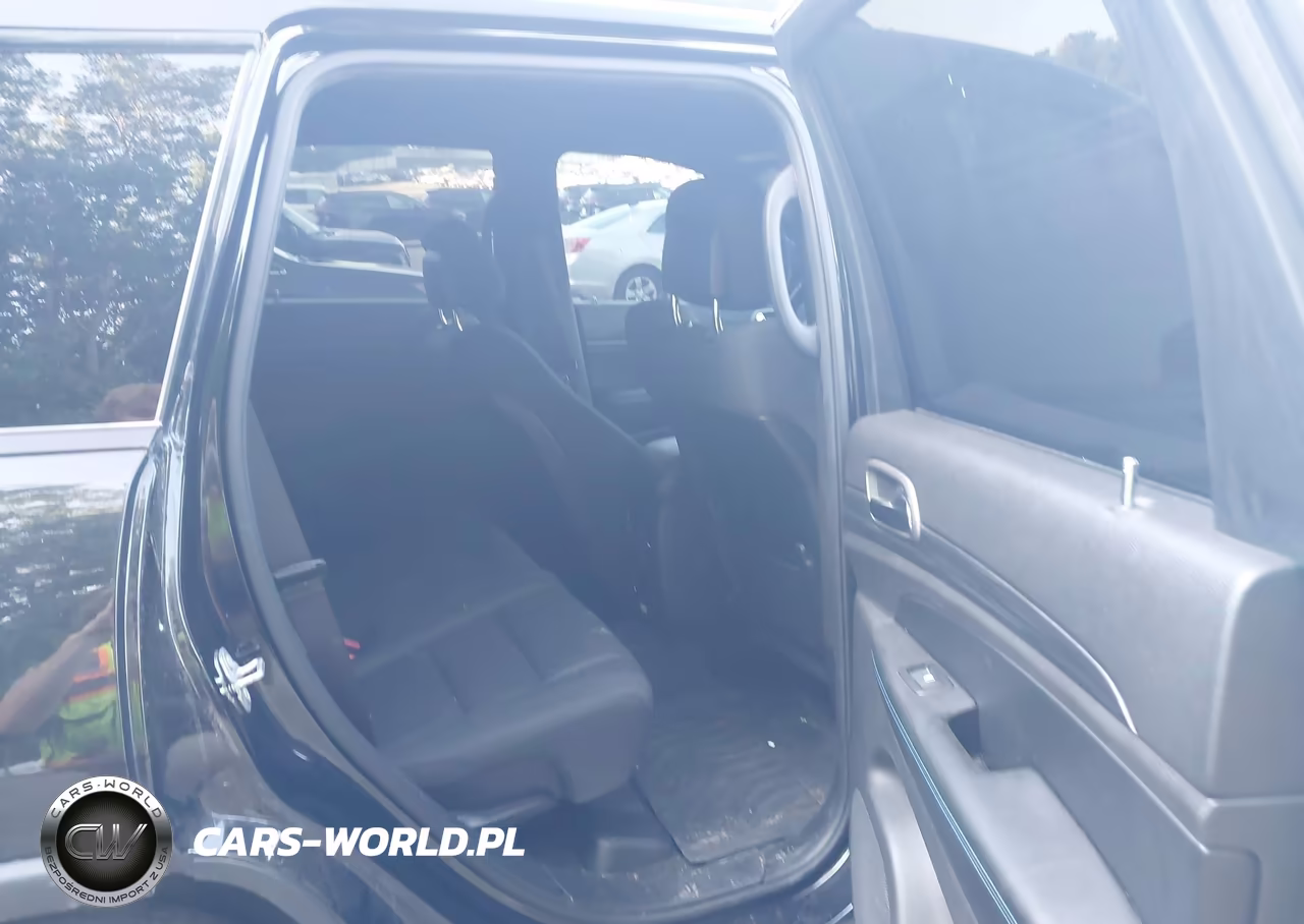 2019 Jeep Grand Cherokee Upland 4X4 VIN:1C4RJFAG6KC619822 - 8