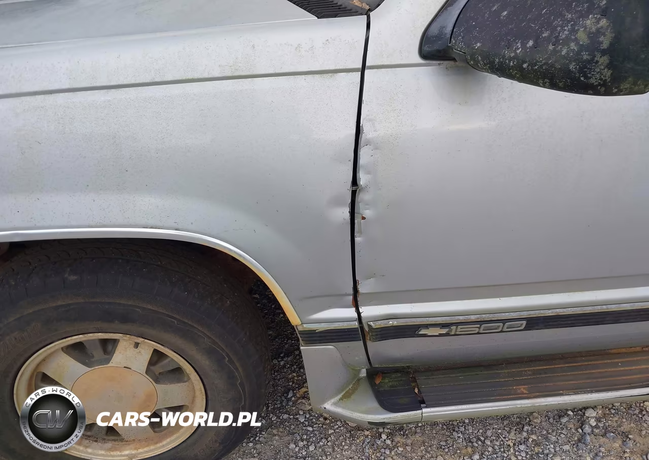 1997 Chevrolet Suburban 1500 VIN:3GNEC16R6VG163934 - 12