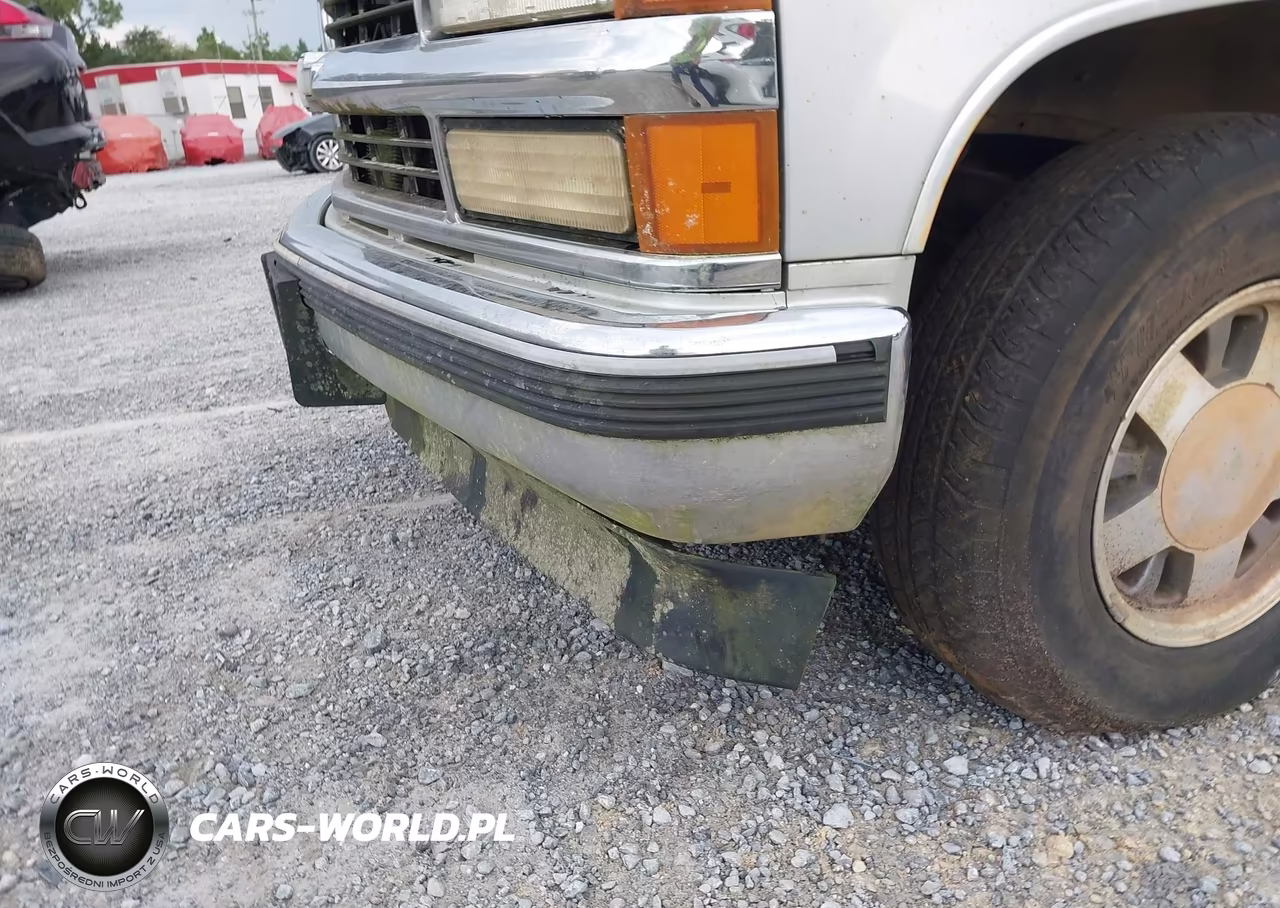 1997 Chevrolet Suburban 1500 VIN:3GNEC16R6VG163934 - 13