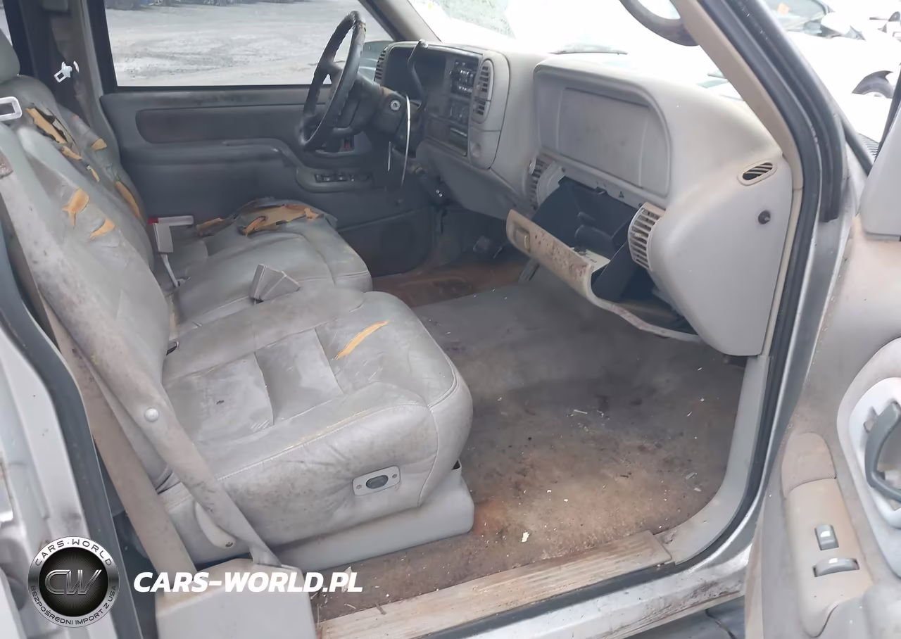 1997 Chevrolet Suburban 1500 VIN:3GNEC16R6VG163934 - 5