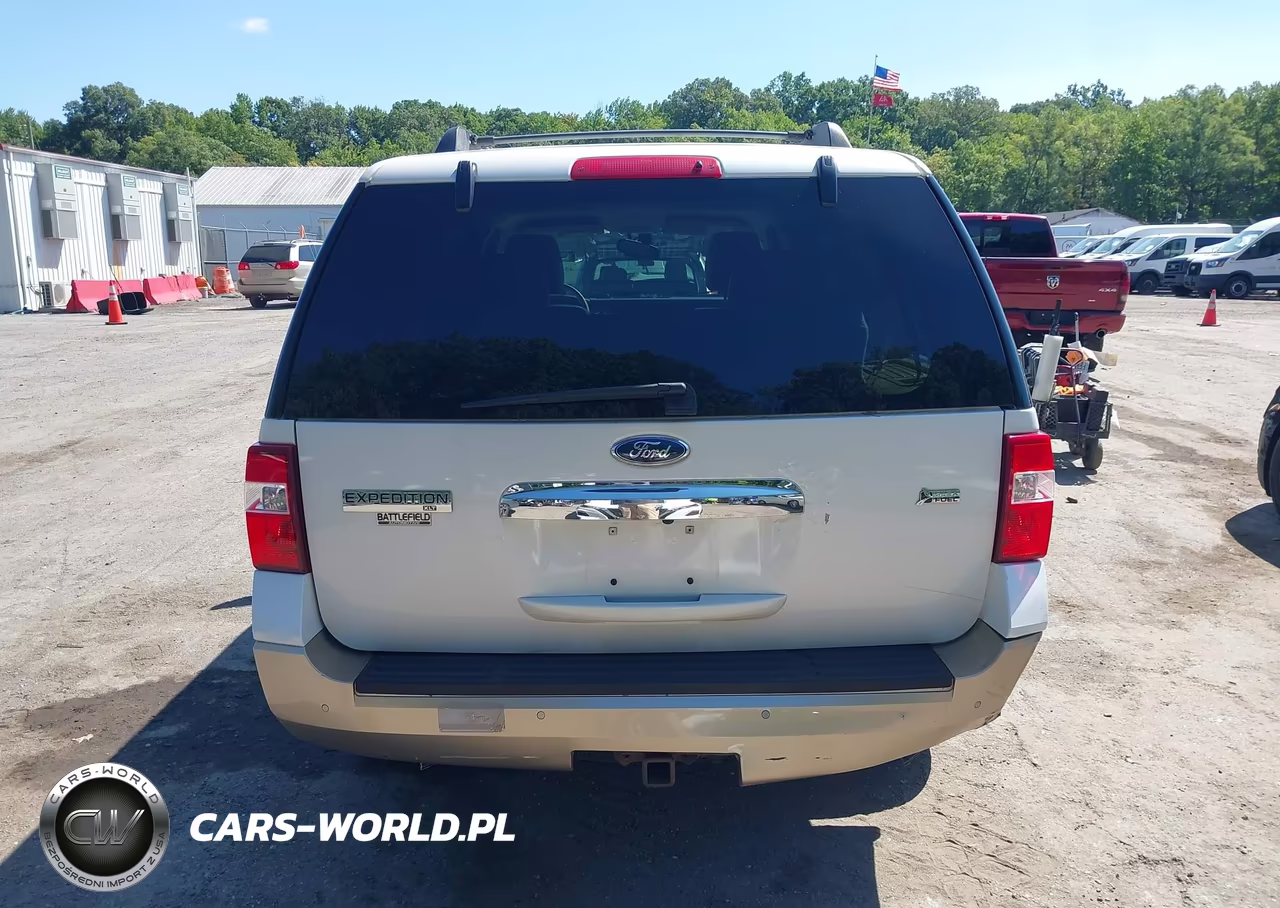 2011 Ford Expedition Xlt VIN:1FMJU1J54BEF45340 - 17