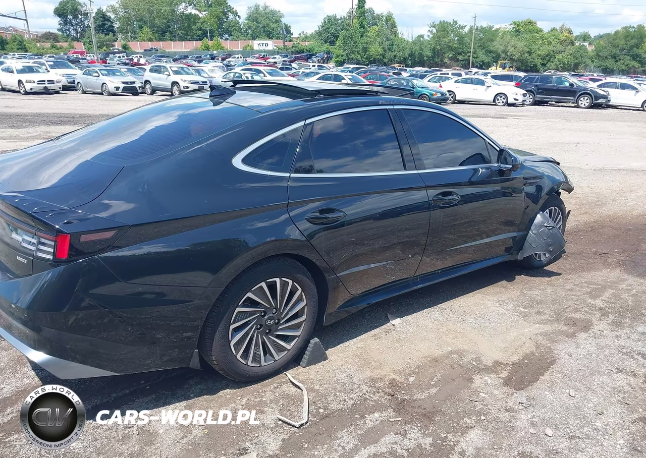 2025 Hyundai Sonata Hybrid Limited VIN:KMHL54JJ0SA114795 - 4
