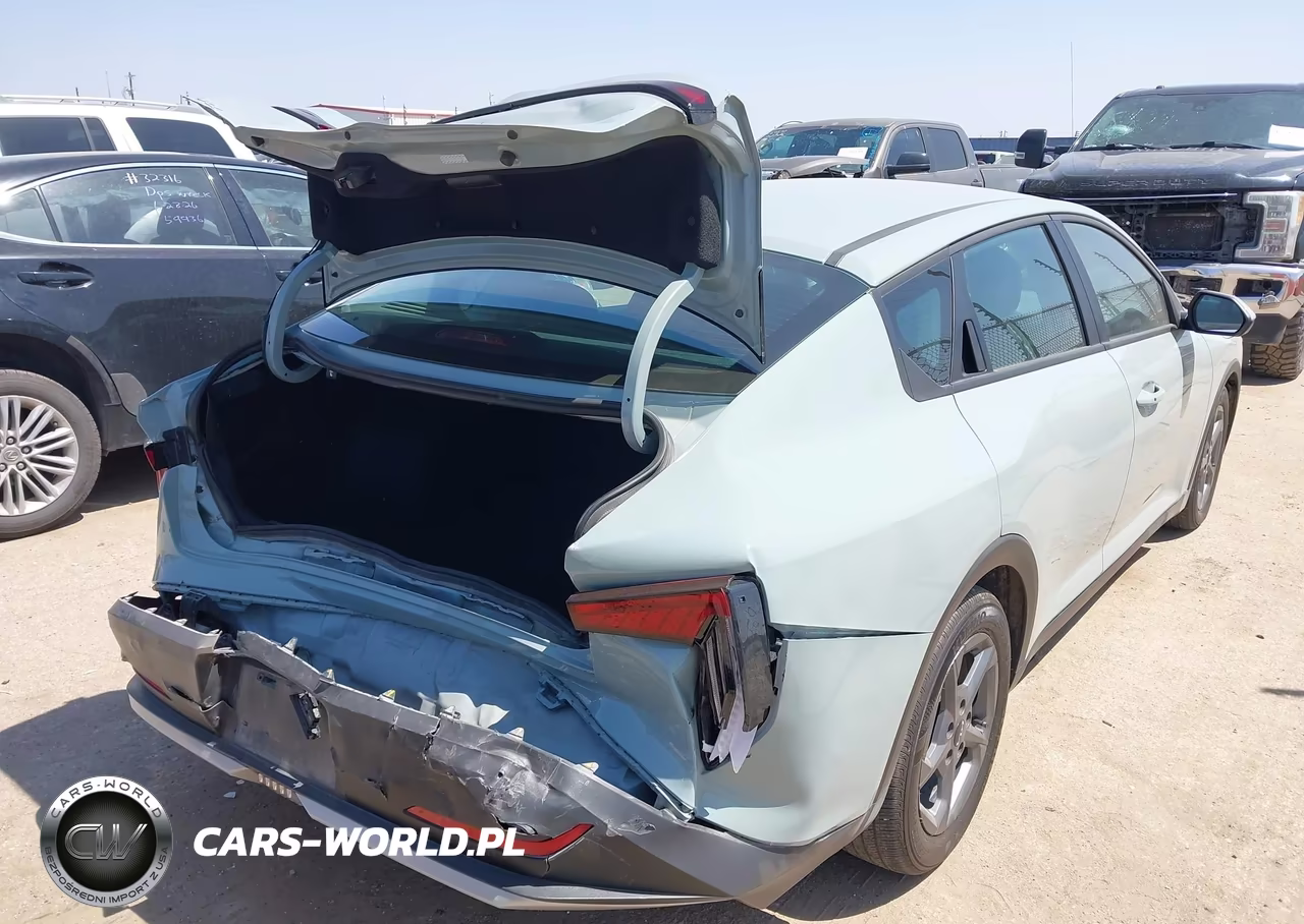 2025 Kia K4 Lxs VIN:3KPFT4DE1SE245124 - 4