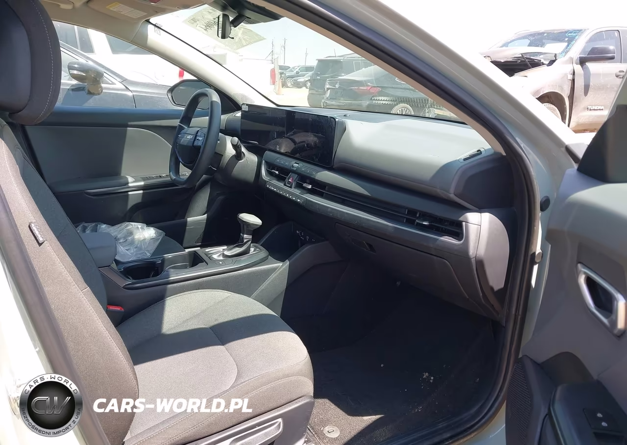 2025 Kia K4 Lxs VIN:3KPFT4DE1SE245124 - 5