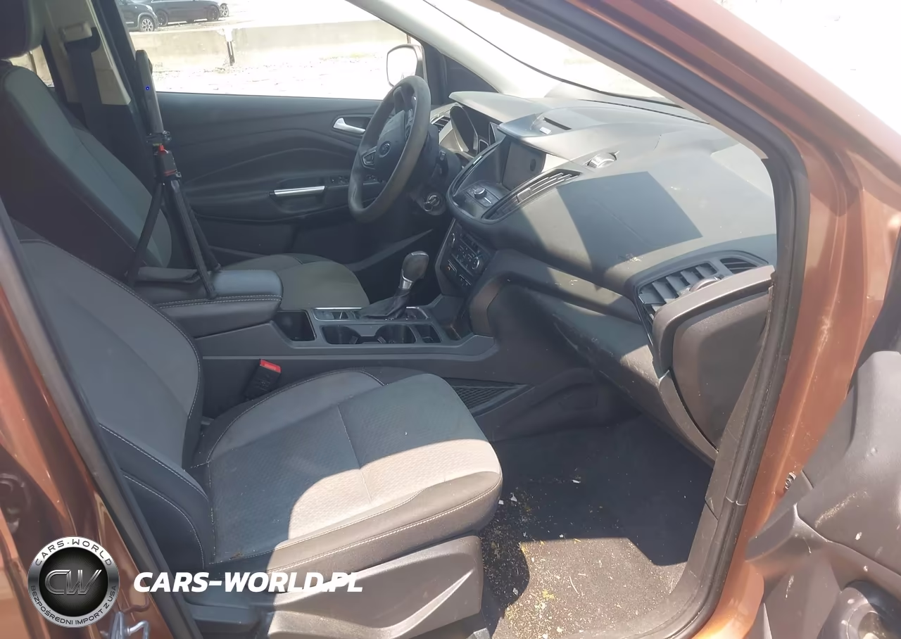 2017 Ford Escape Se VIN:1FMCU0GD6HUB77677 - 5