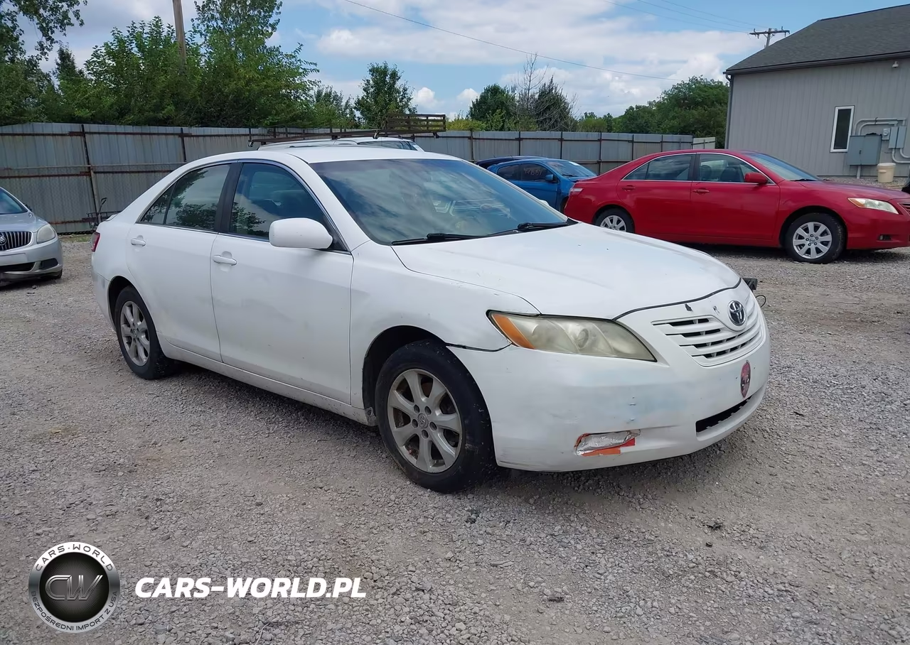 2009 Toyota Camry Le – zdjęcie 1 z 11