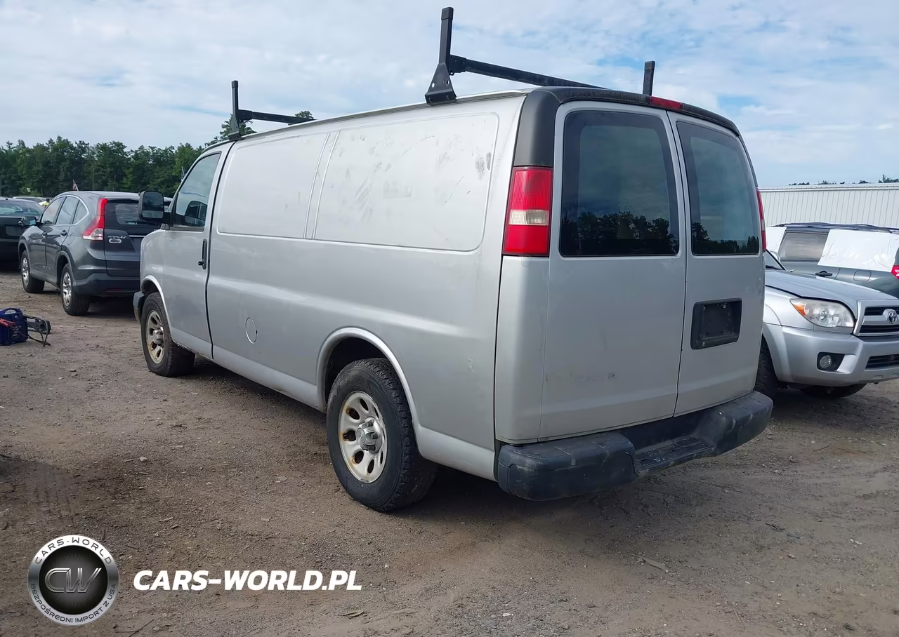 2010 Chevrolet Express 1500 Work Van VIN:1GCUGADX0A1181543 - 3